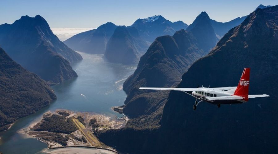 Milford Sound Fly Back to Queenstown 